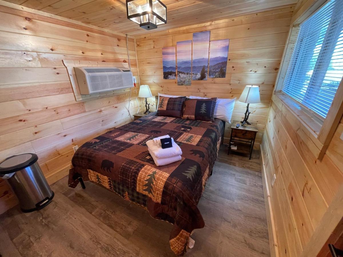 Newly Remodeled Motel In Gatlinburg! Exteriör bild