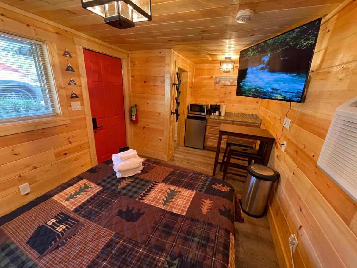 Newly Remodeled Motel In Gatlinburg! Exteriör bild